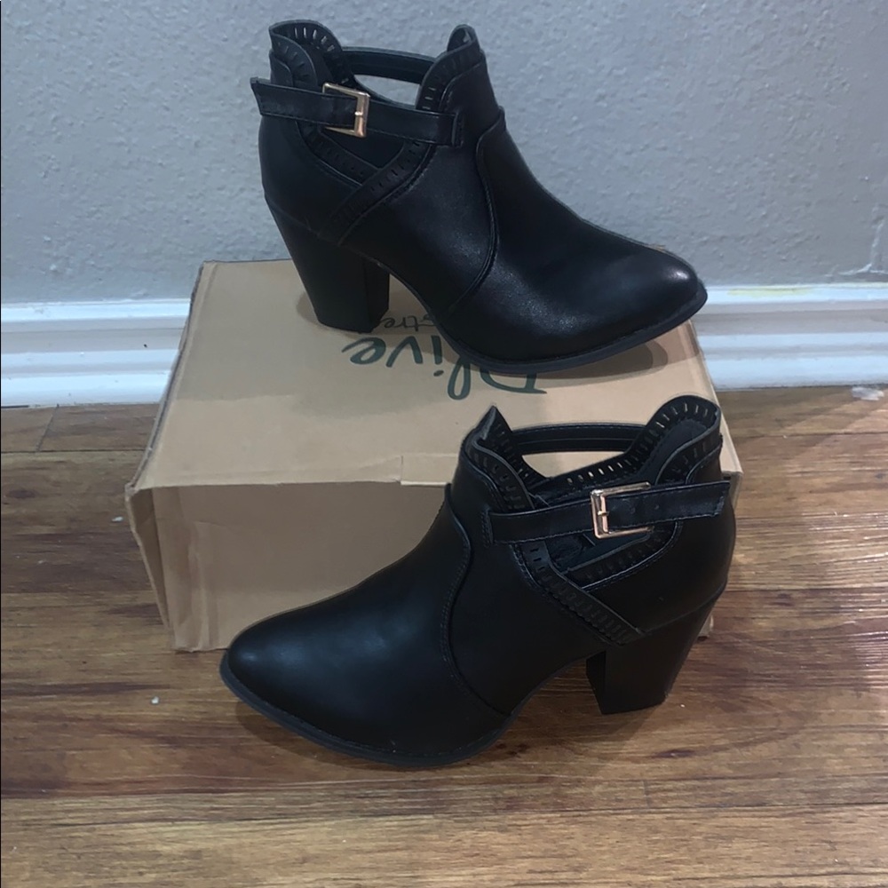 Elegant Black Ankle Boots